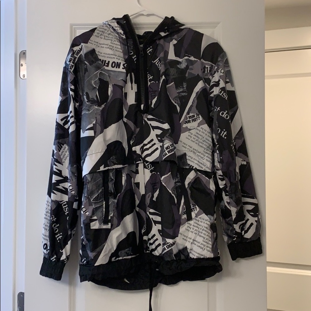 Nike — Light Running Coat